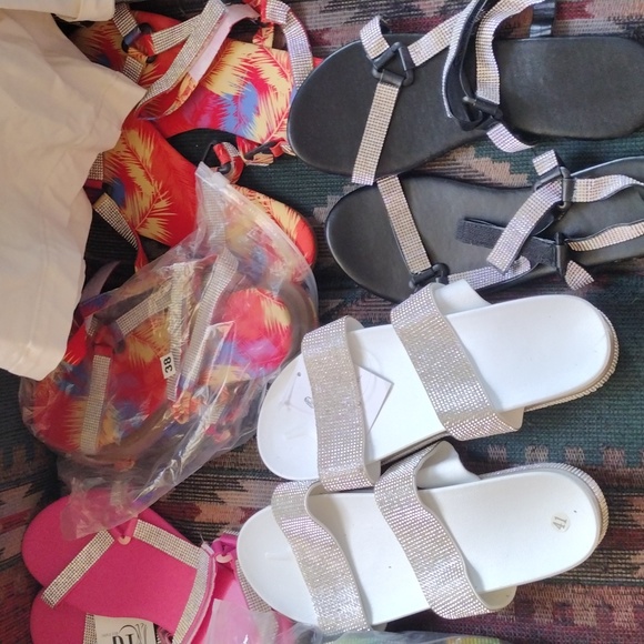 $10 sale on various pants, shorts, and comfy sandals!!! - Picture 6 of 7